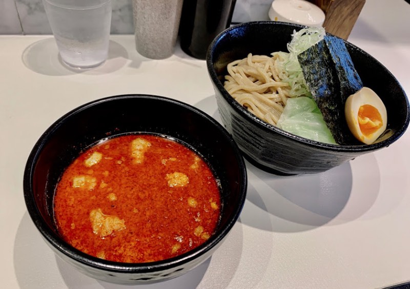 つけ麺Tetsujiの赤つけ麺です。